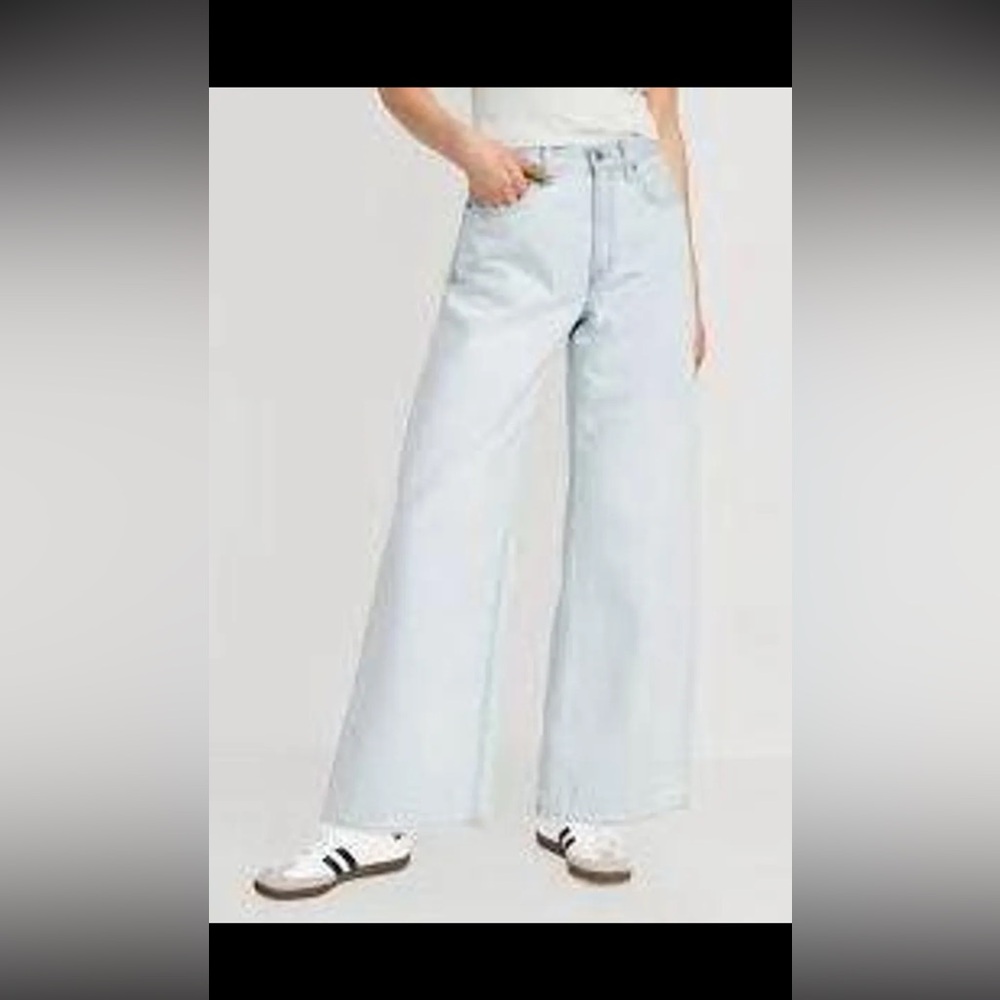 Old navy Women's Light Blue Wide-Leg Jeans